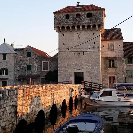 Studio Apartman Marina * Kastela